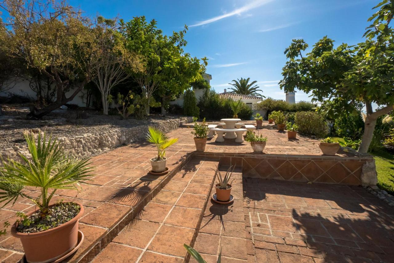 Private Heated Pool, Jacuzzi & 1225M2 Garden In Villa Cipreses Frigiliana Εξωτερικό φωτογραφία
