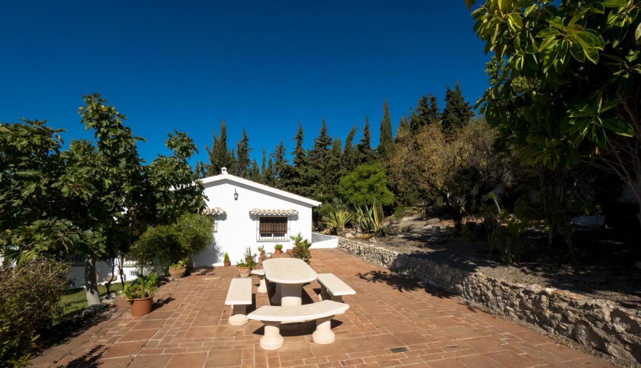 Private Heated Pool, Jacuzzi & 1225M2 Garden In Villa Cipreses Frigiliana Εξωτερικό φωτογραφία