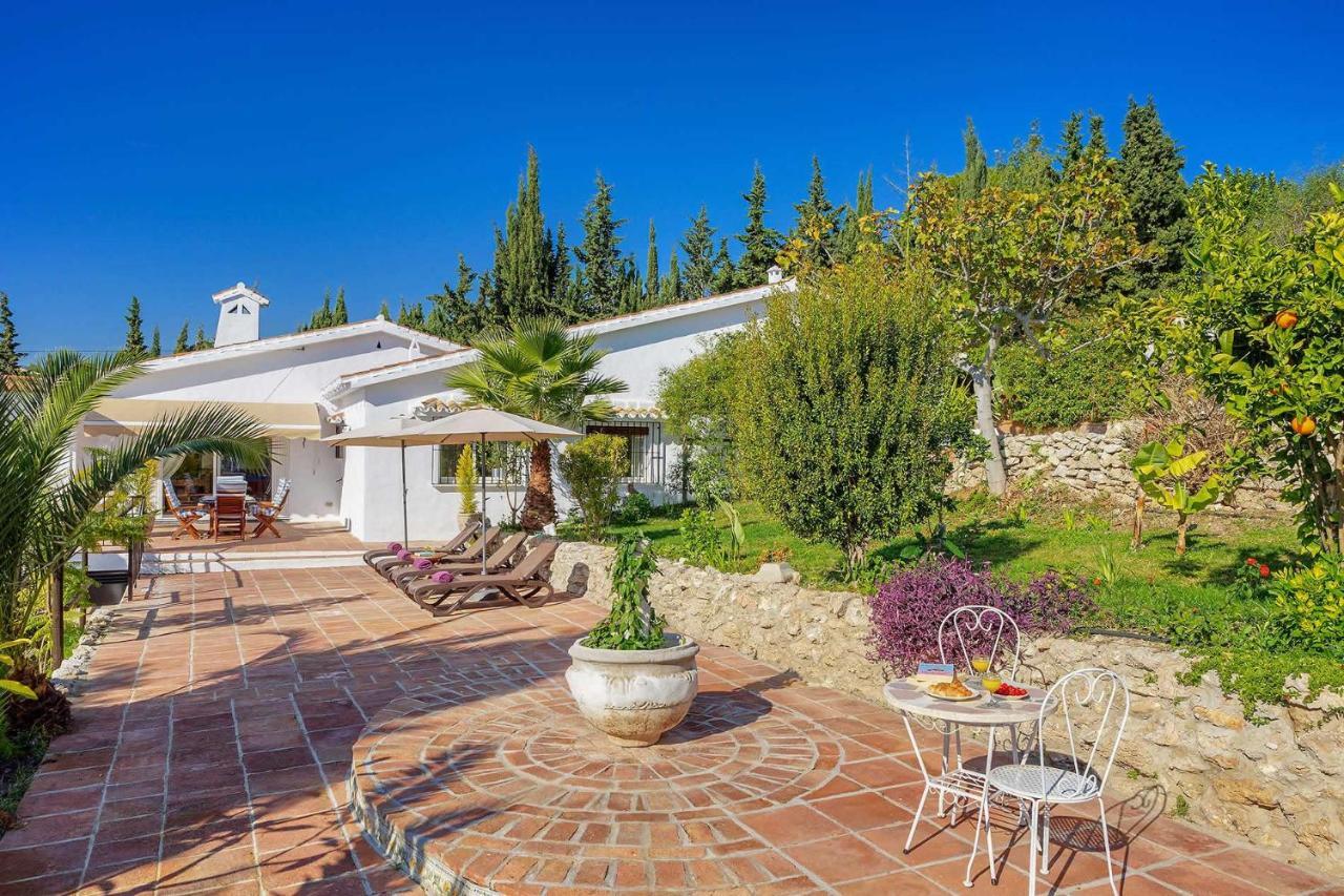 Private Heated Pool, Jacuzzi & 1225M2 Garden In Villa Cipreses Frigiliana Εξωτερικό φωτογραφία
